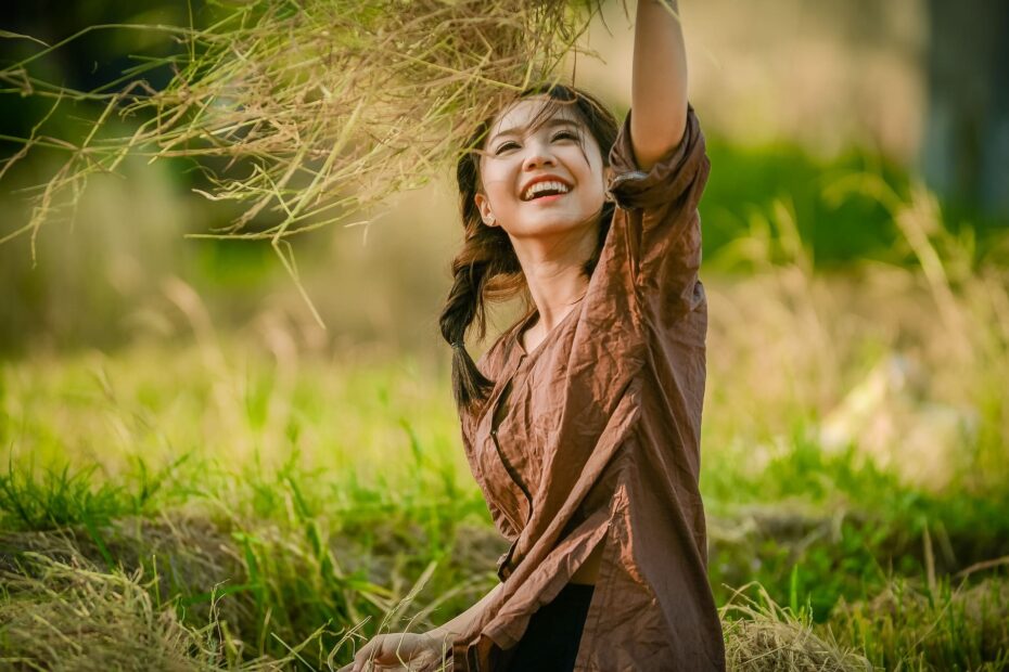 Une femme exprimant sa sensualité dans un rapport au monde d'une grande sensibilité.